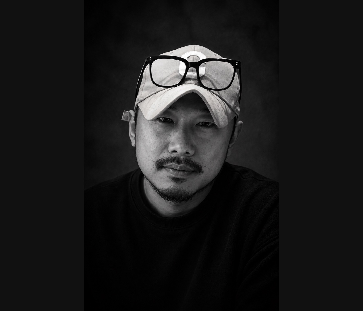 KINN, FILM & PERFORMANCE DIRECTOR 캐릭터 초상